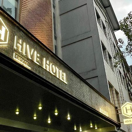 Check Inn Hive Лодун Экстерьер фото