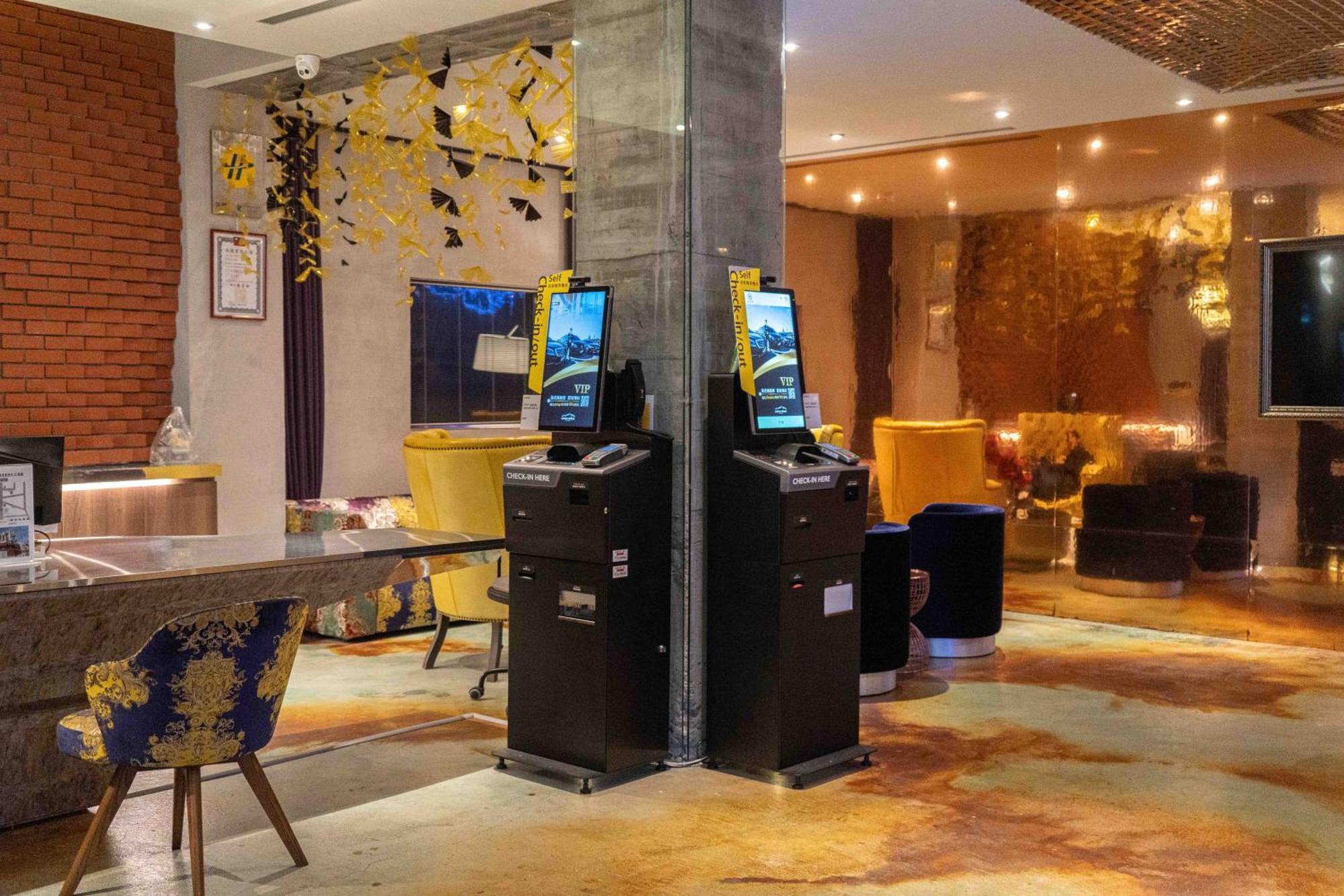 Check Inn Hive Лодун Экстерьер фото